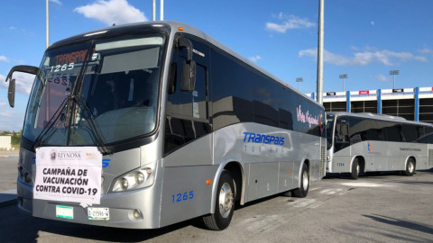 Sigue vacunación para maestros de la frontera