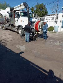 Da COMAPA seguimiento a reporte de fuga de agua residual en Integración Familiar