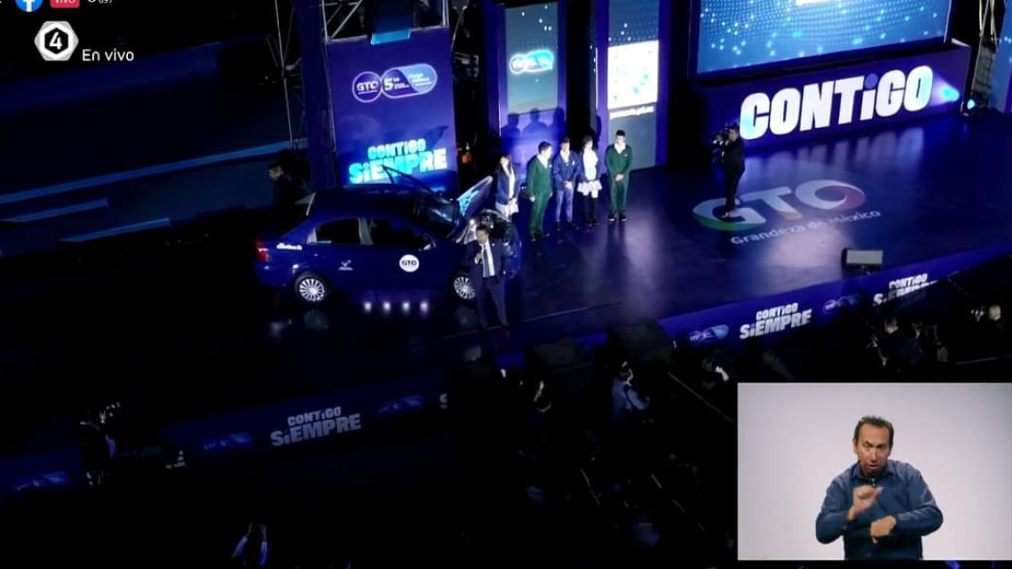 Alumnos de preparatoria de Guanajuato crean vehículo eléctrico