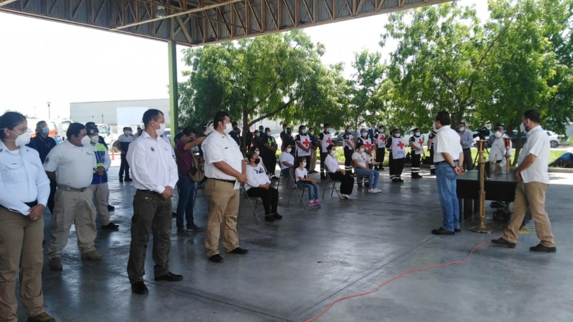 Rinden homenaje póstumo a paramédico fallecido por COVID-19