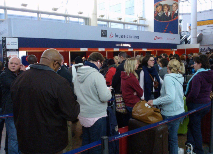 Huelga de pilotos deja 60 mil personas sin vuelos en Bruselas