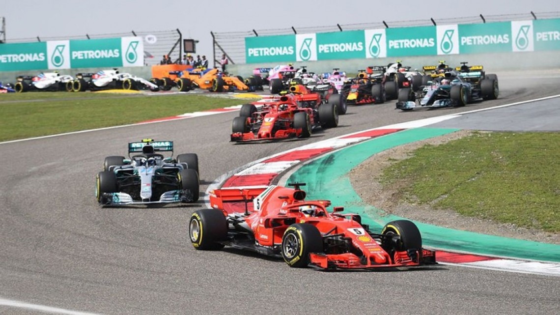 Daniel Ricciardo se impone en el GP de China