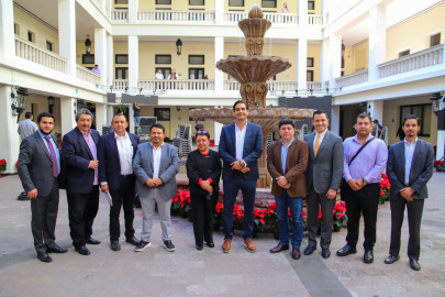 Establece Carlos Peña alianza para ordenar transporte de carga