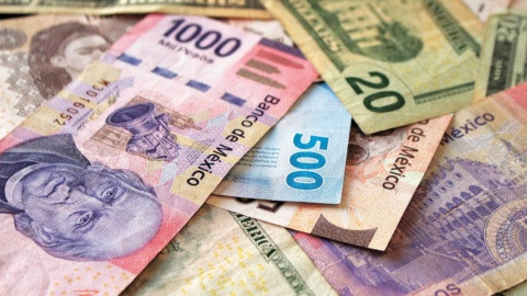 Tras jornada electoral peso cae 4.36%