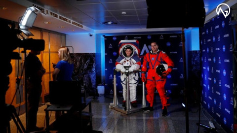 Presentan los nuevos trajes espaciales para volver a la Luna