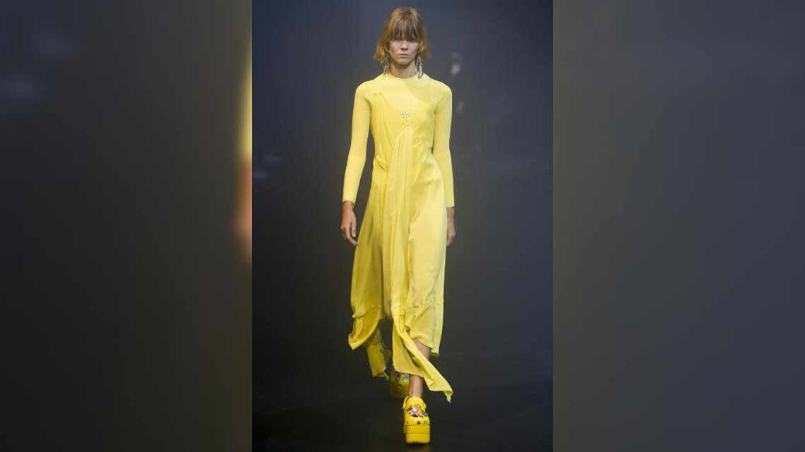 Los Crocs que asombraron en el Paris Fashion Week
