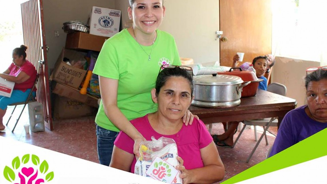 Realizan festejo a abuelitos del mes