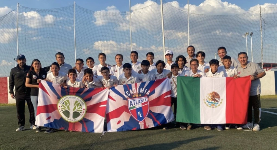 Niños mexicanos que disputarían torneo de futbol quedan atrapados en Perú 