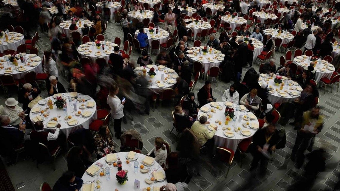 El Papa ofrece almuerzo a pobres e indigentes