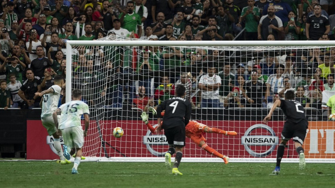 La "amistosa" goleada de Argentina a México