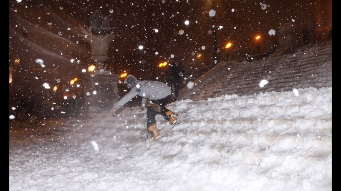 Tormenta de nieve tiñe de blanco a Grecia y a Turquía