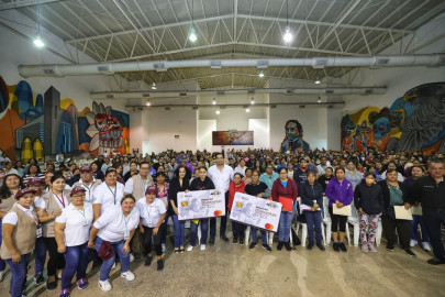 Un domingo de Becas para el Bienestar encabezó el Alcalde Carlos Peña Ortiz en Reynosa