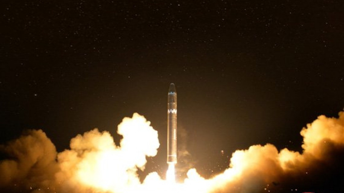 Así celebró Kim Jong Un el lanzamiento de un misil