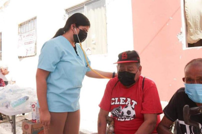 Atendió DIF-REYNOSA necesidades de los abuelitos en Los Almendros 