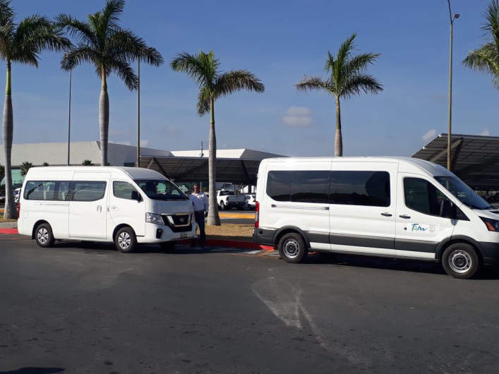 Entregan vehículos arrendados al estado