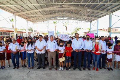 Entregó Carlos Peña Ortiz techumbre para escuela primaria 