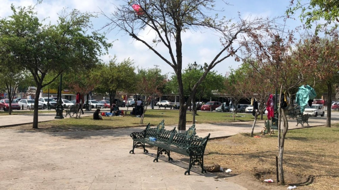 Acercan alimento, salud e higiene a campamento migrante