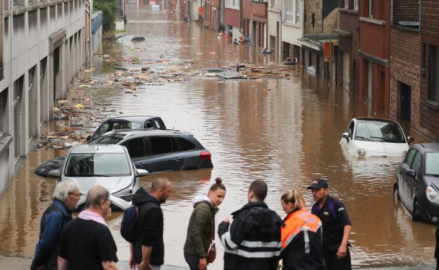 Aumentan a 15 muertos por las inundaciones en EU 