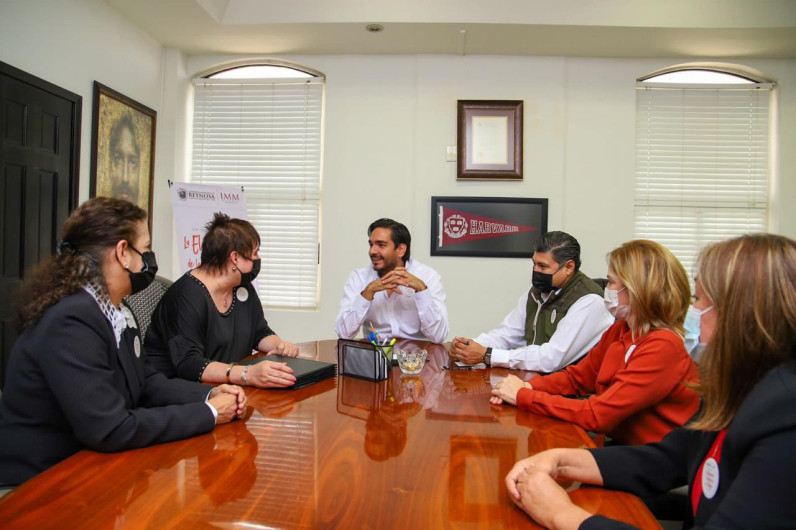 Participa Presidente Municipal Carlos Peña Ortiz en convenio de colaboración con maquiladoras