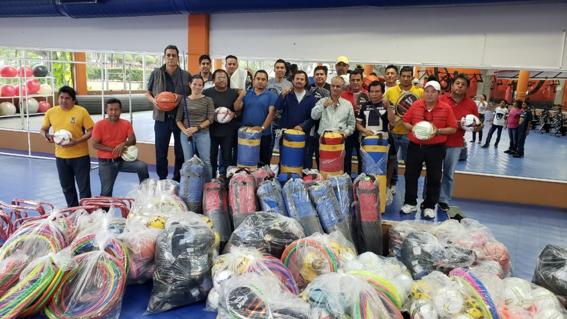 Entregan material a instructores y entrenadores tamaulipecos