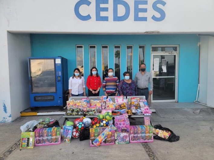 Entrega DIF Reynosa juguetes a CEDES 