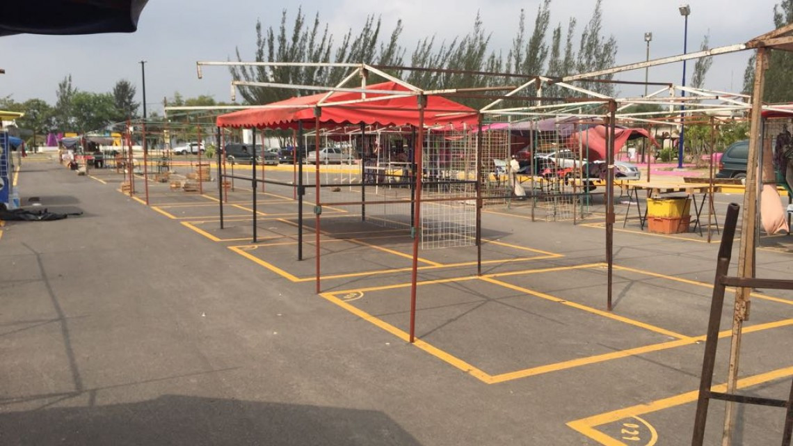 Comerciantes reubicados en crisis por bajas ventas