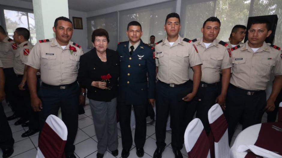 Reconoce Magdalena Peraza al Ejército Mexicano en su 105 aniversario