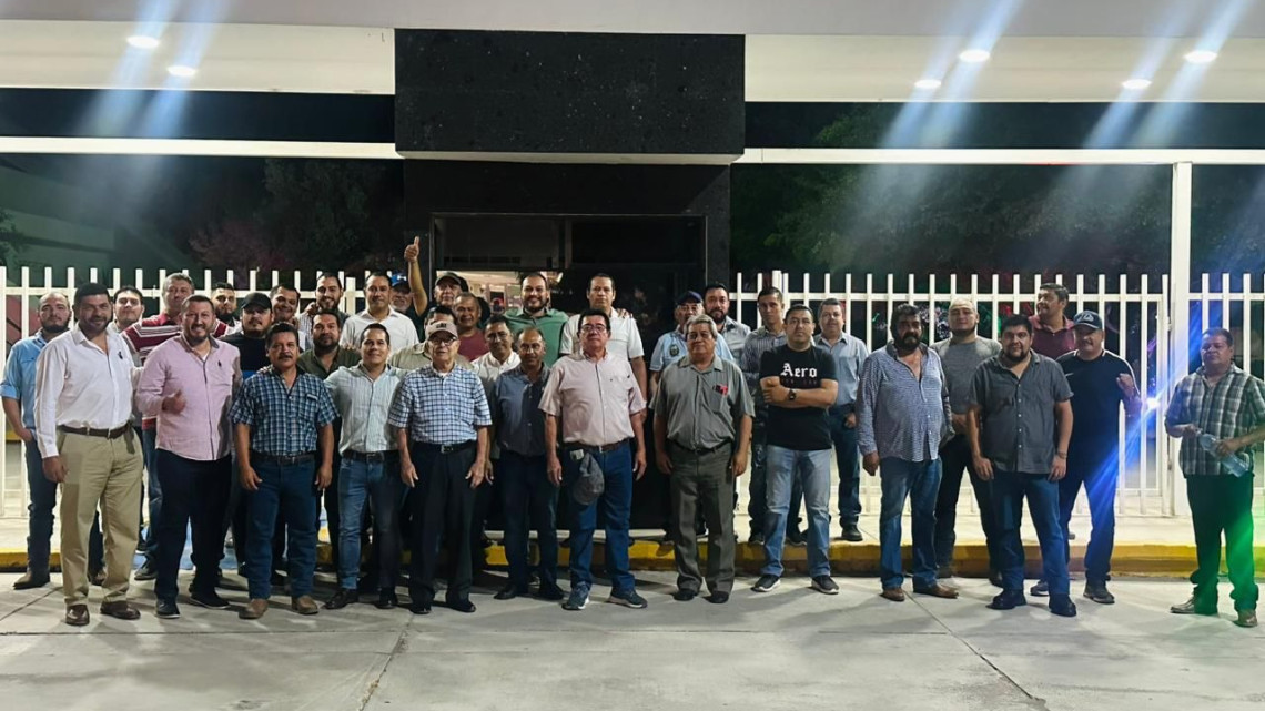 Toman maestros las oficinas de la SET