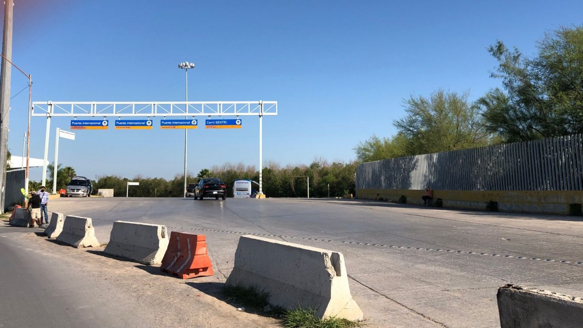 Reabren puentes con poca afluencia vehicular y peatonal.