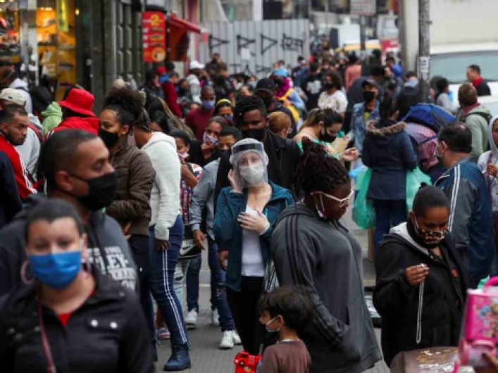 Brasil se estabiliza en contagios por COVID-19