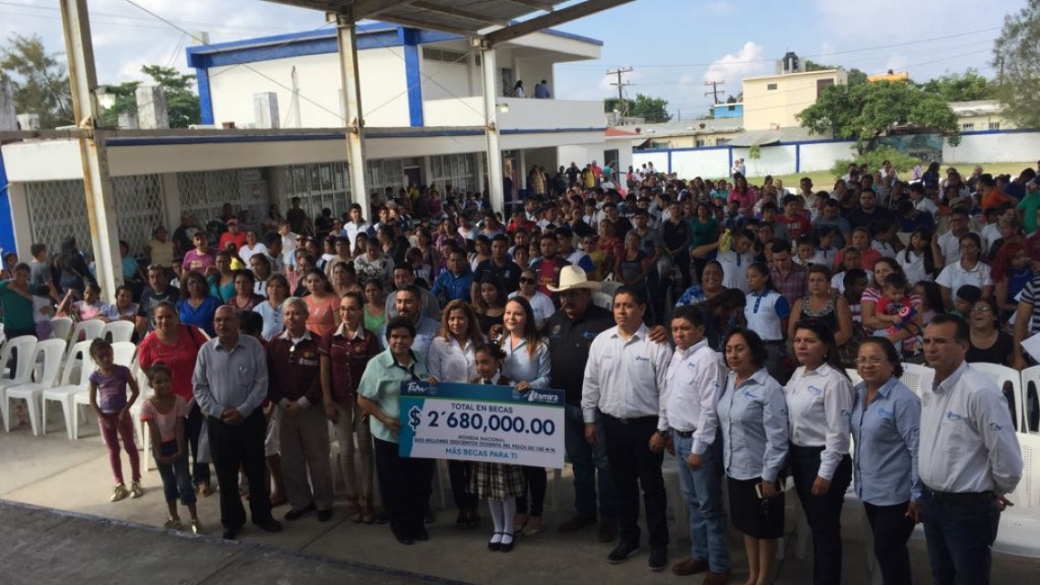 Educación es respaldada con becas y ampliación de infraestructura