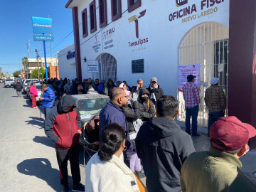 Registra la Fiscal largas filas para cambio de placas