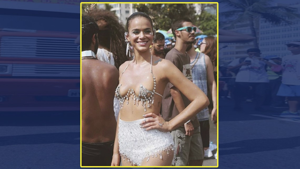 Bruna Marquezine deslumbra en Carnaval de Río de Janeiro