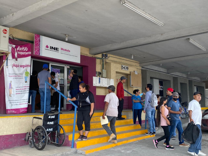 Exhorta INE a renovar credencial