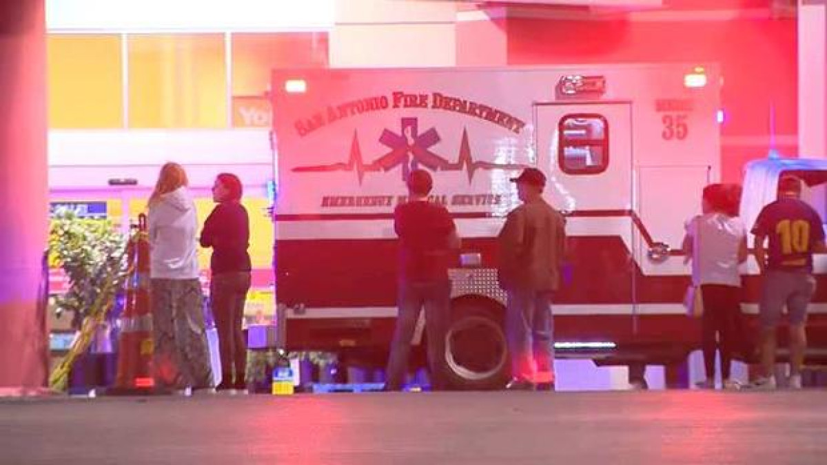 Guardia de seguridad es baleado en súper mercado de San Antonio