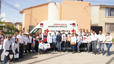 Entregan despensas a familias afectadas