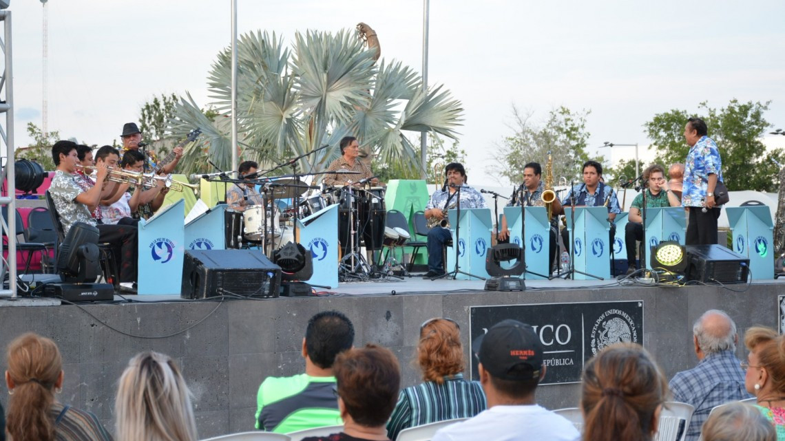 Orquesta de Pepe Ramos pone ritmo a la Plaza Principal
