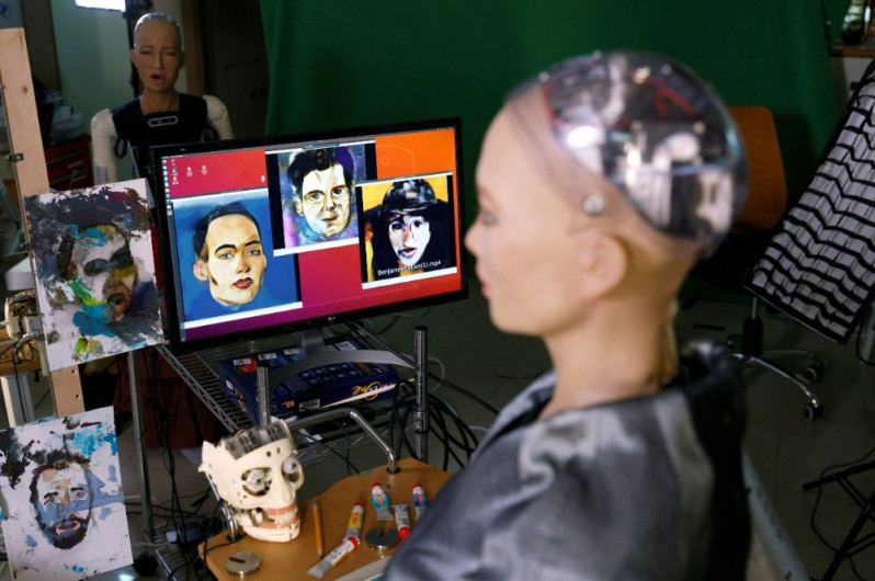 ‘Sophia’ la robot, subastará su primera obra de arte digital