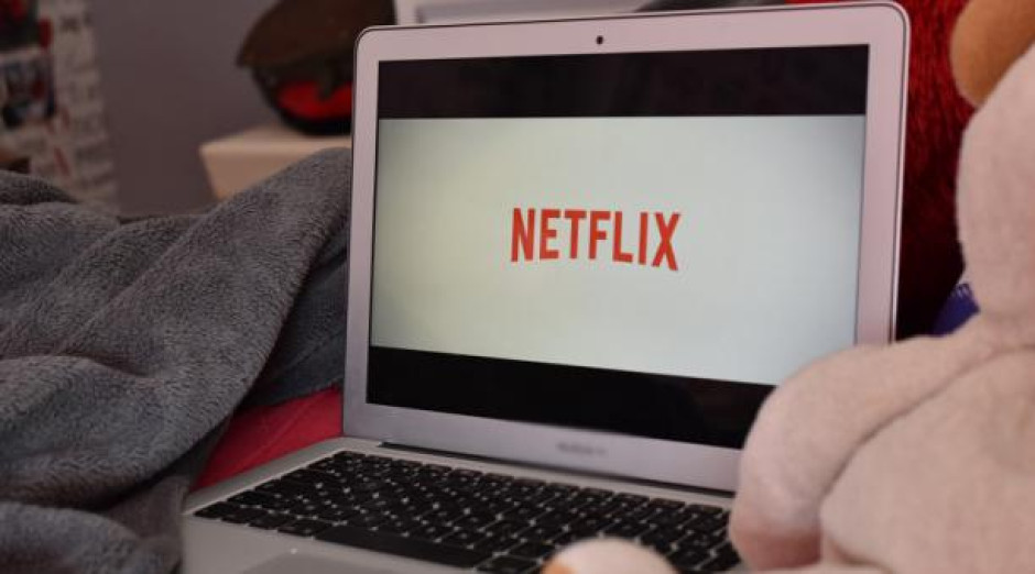 Anuncia Netflix “Social Distance”, una serie inspirada en el confinamiento