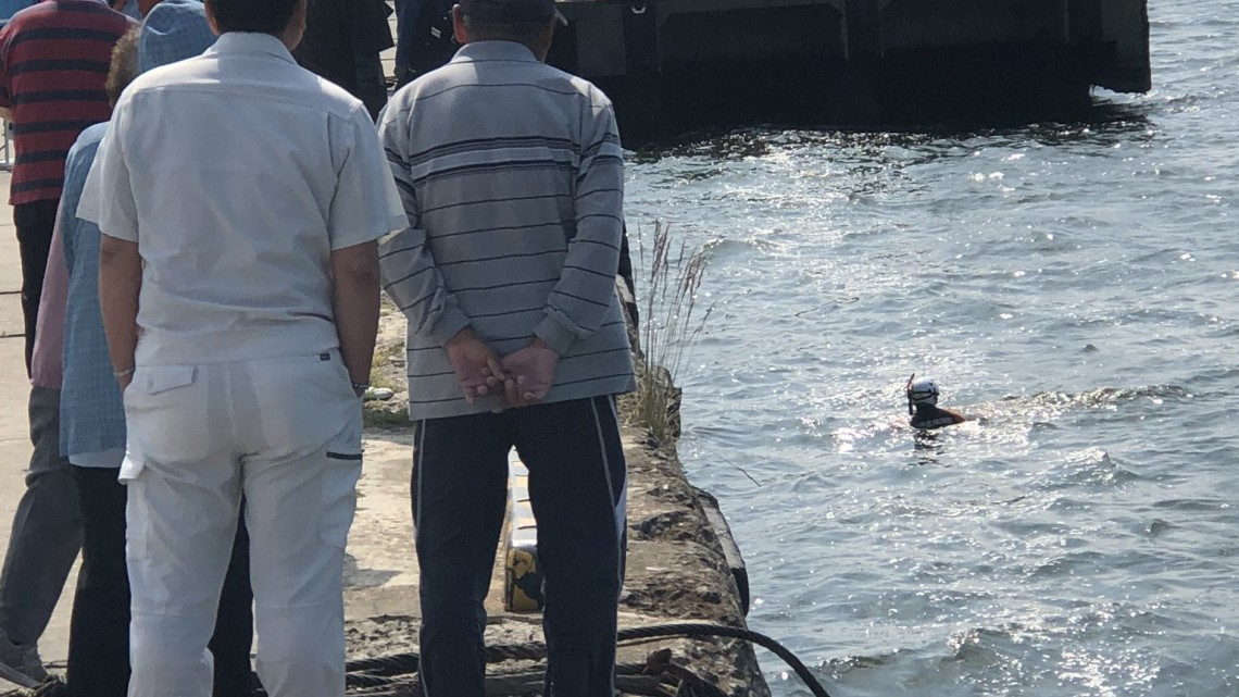 Rescatan muñeca inflable tras confundirla con una mujer