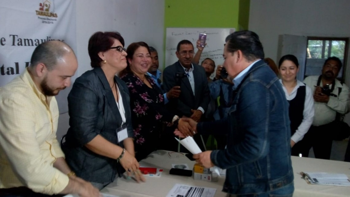 Se registra Garza Faz como candidato del Distrito 05