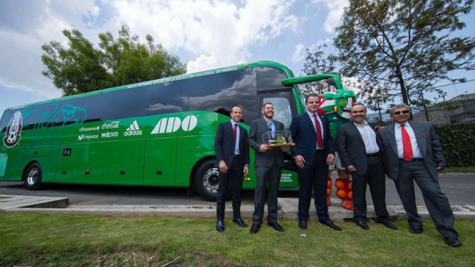 Selección Mexicana estrena autobús