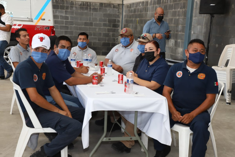 Reconoce Ayuntamiento de Reynosa a sus héroes 