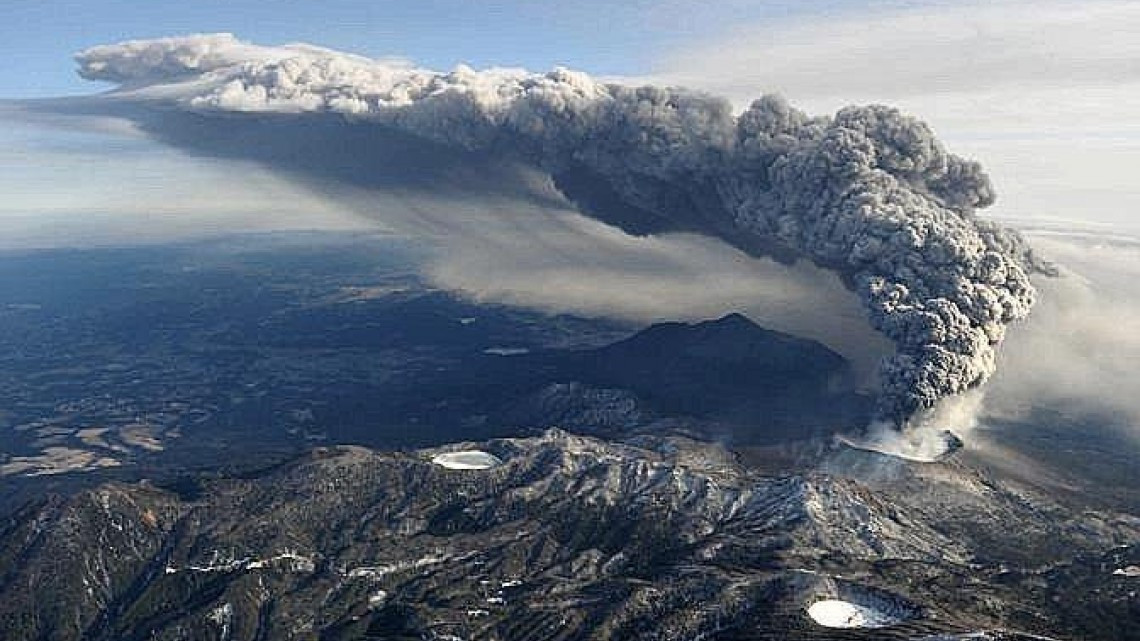 Alerta por erupciones en volcán Shinmoe