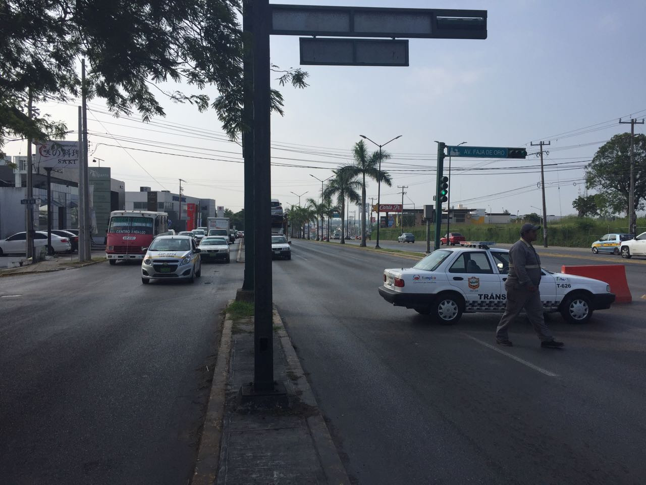 Cierran 6 de los 10 carriles de la Avenida Hidalgo