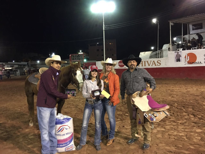 Tamaulipeca se corona en carrera de barriles
