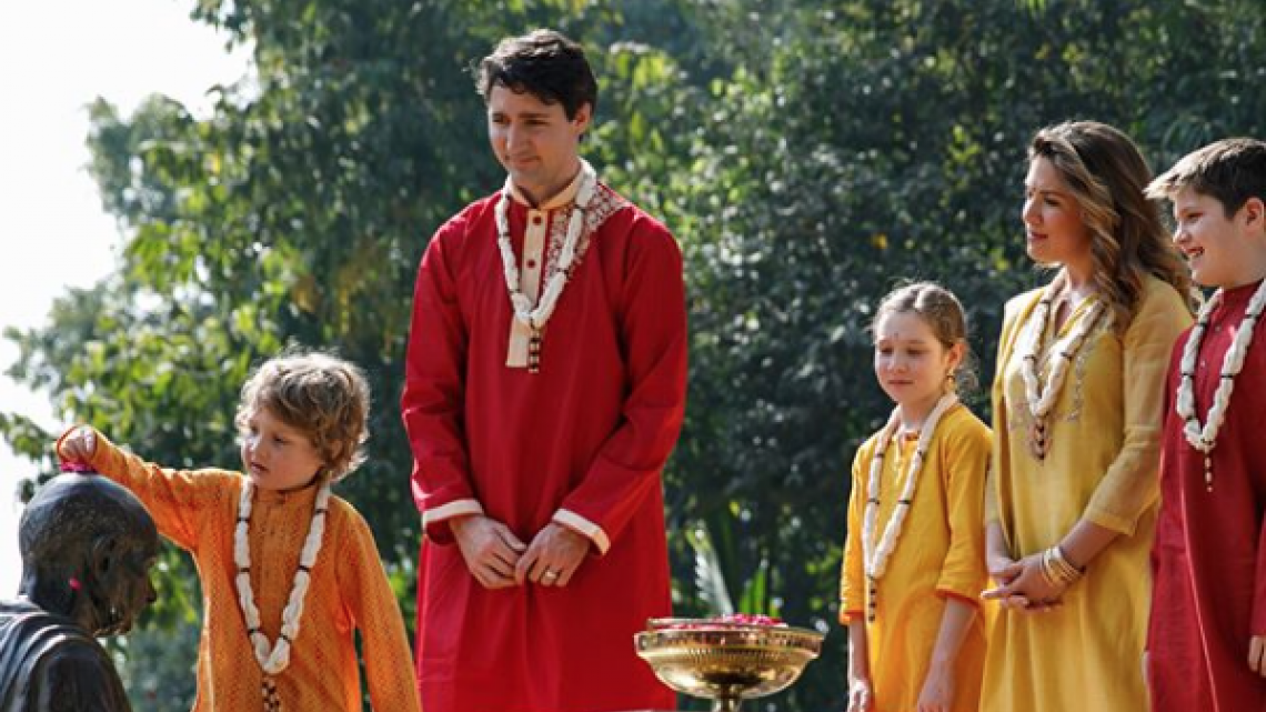 Se mofan  Justin Trudeau durante visita a la India