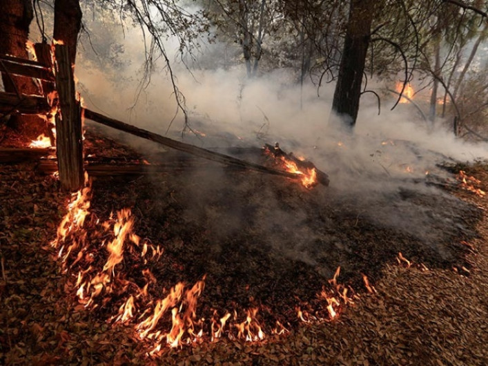 Sube a 15 mil cifra de evacuados por incendios en California