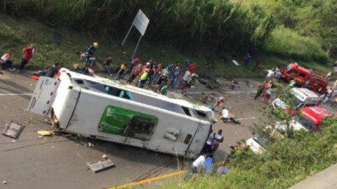 Nueve muertos tras accidente de autobús en Colombia