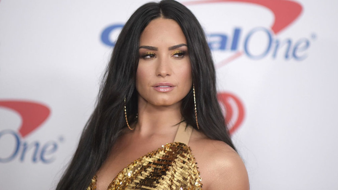 Hackean cuenta de Demi Lovato y revelan fotos íntimas